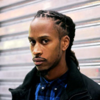 Teacher Jordan: Bacharel em História na New Jersey City University, rapper afro-estadunidense